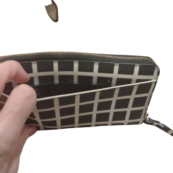 Kate Spade Black and White Wallet - Picture 4 of 9